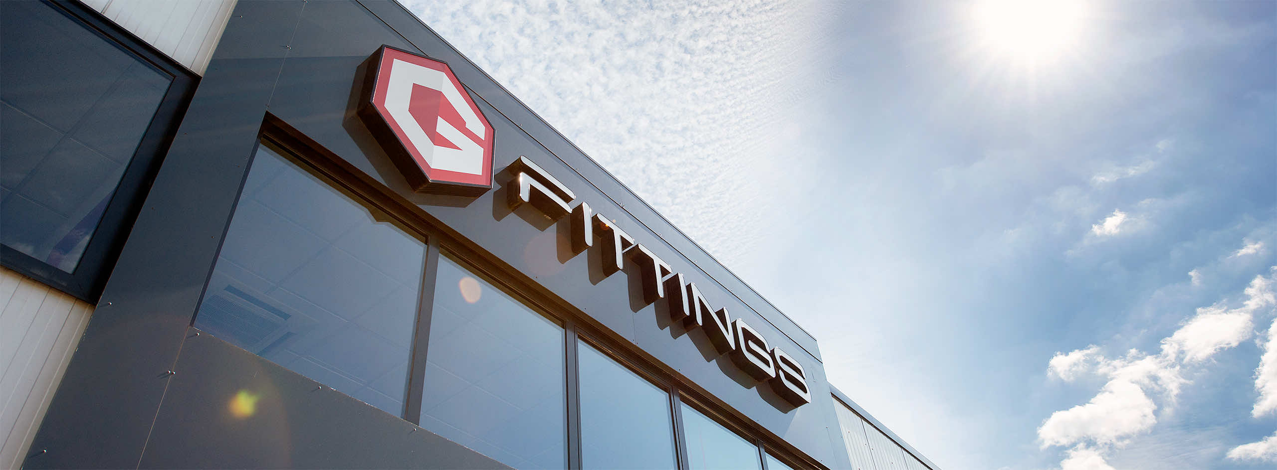 G-Fittings Gebäude Frontansicht