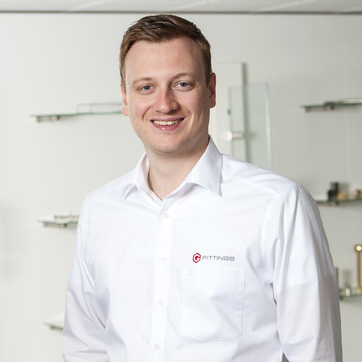 Sven Kurzinski in weißem Hemd